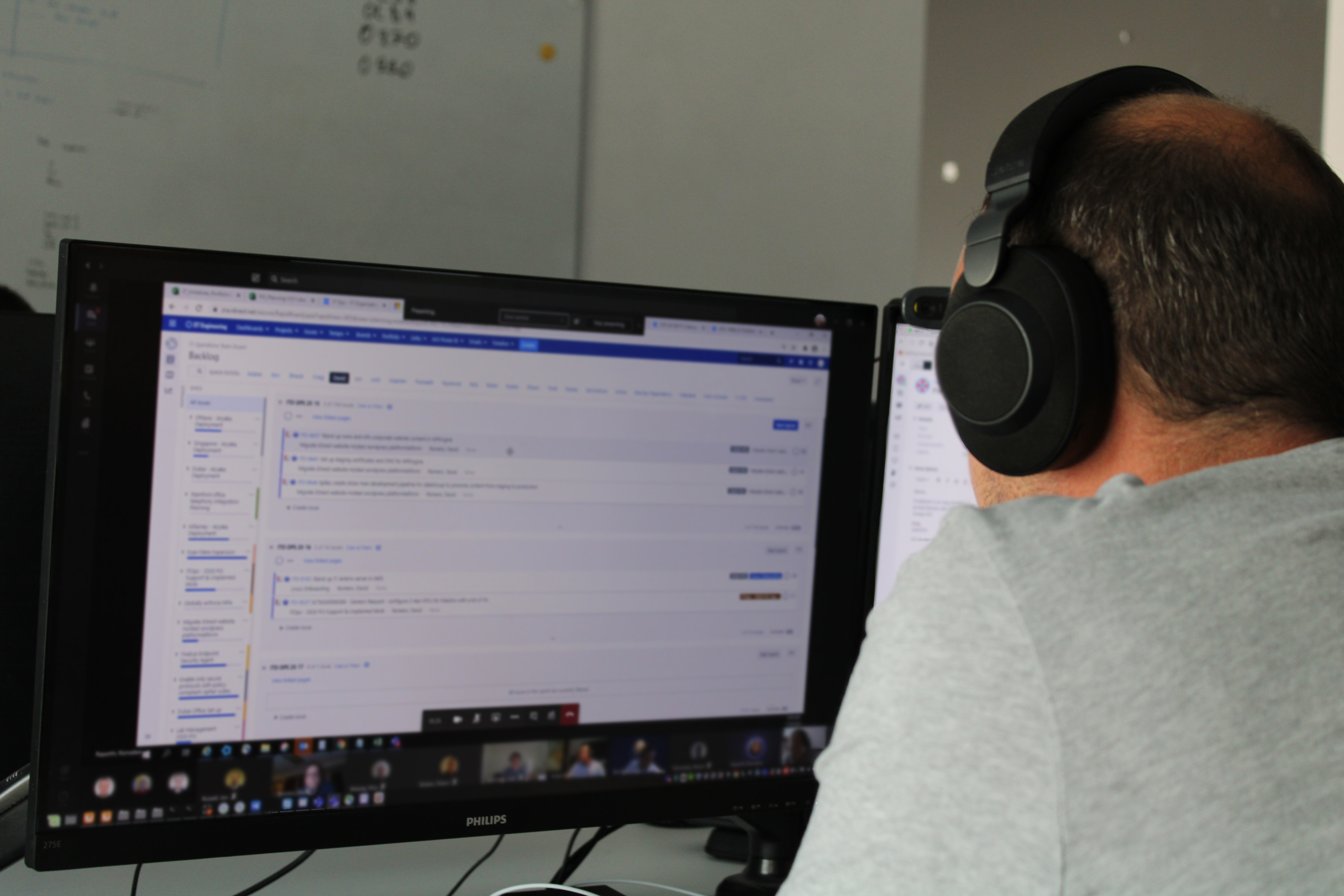 A person providing support..